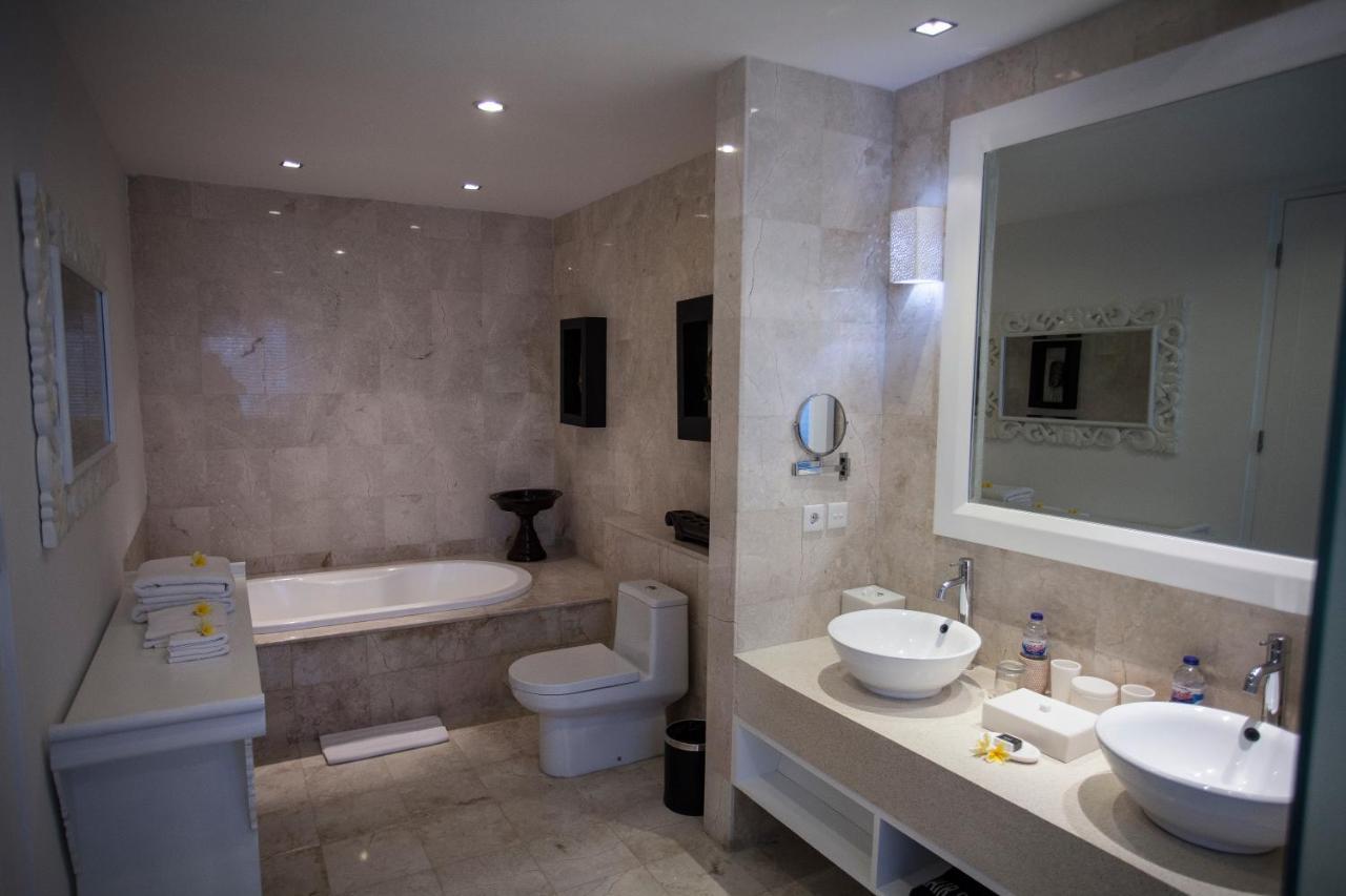 Lakshmi Luxury Villas, Walk To The Beach And Seminyak Shopping Екстер'єр фото